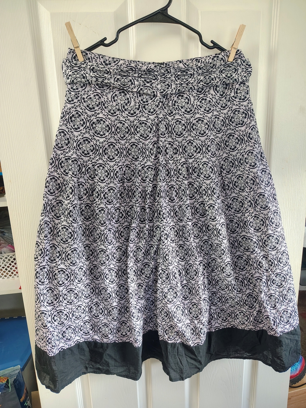 NY Collection Black & White Medallion A-Line Skirt with Black Hem